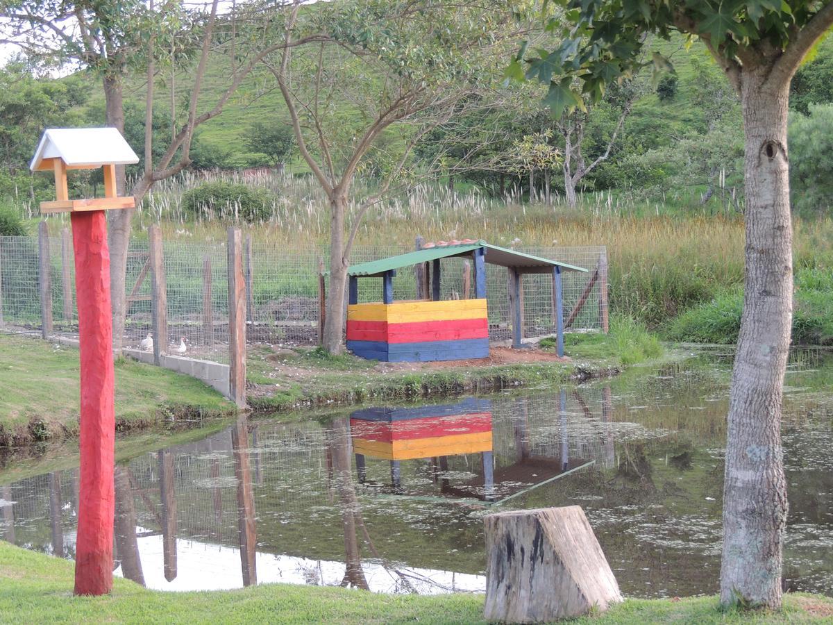 Tocas Do Lago Hotel Sao Bento do Sapucai Exterior photo