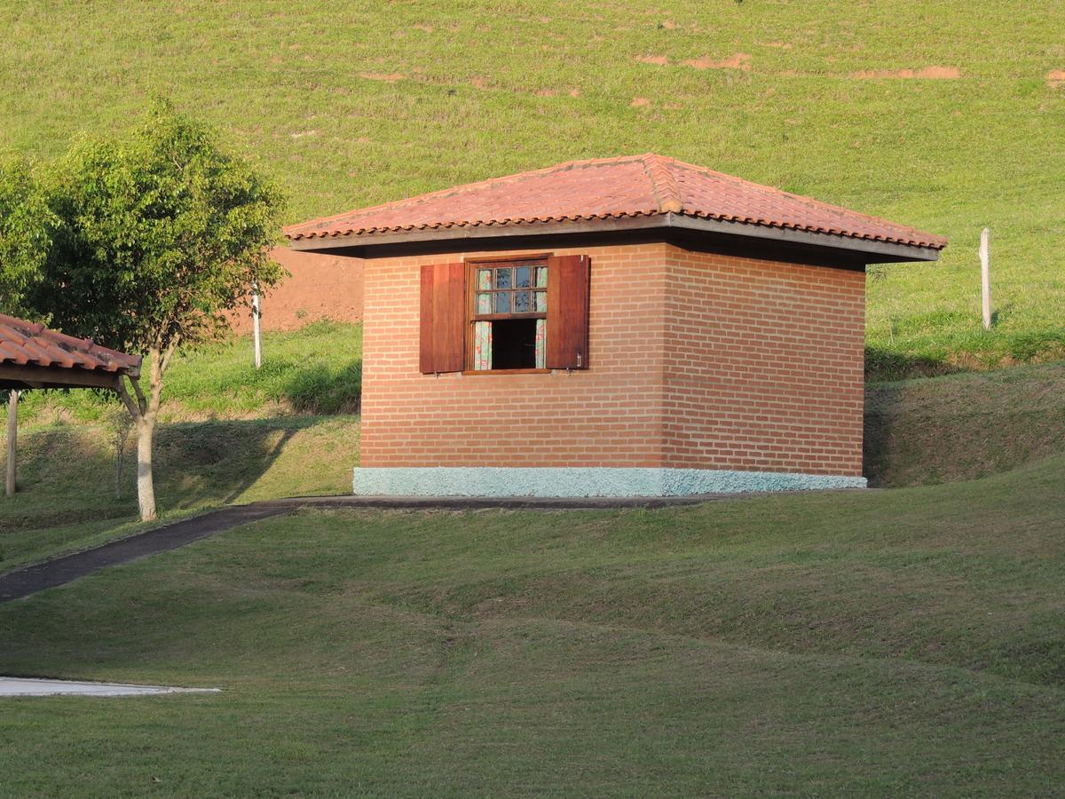 Tocas Do Lago Hotel Sao Bento do Sapucai Exterior photo