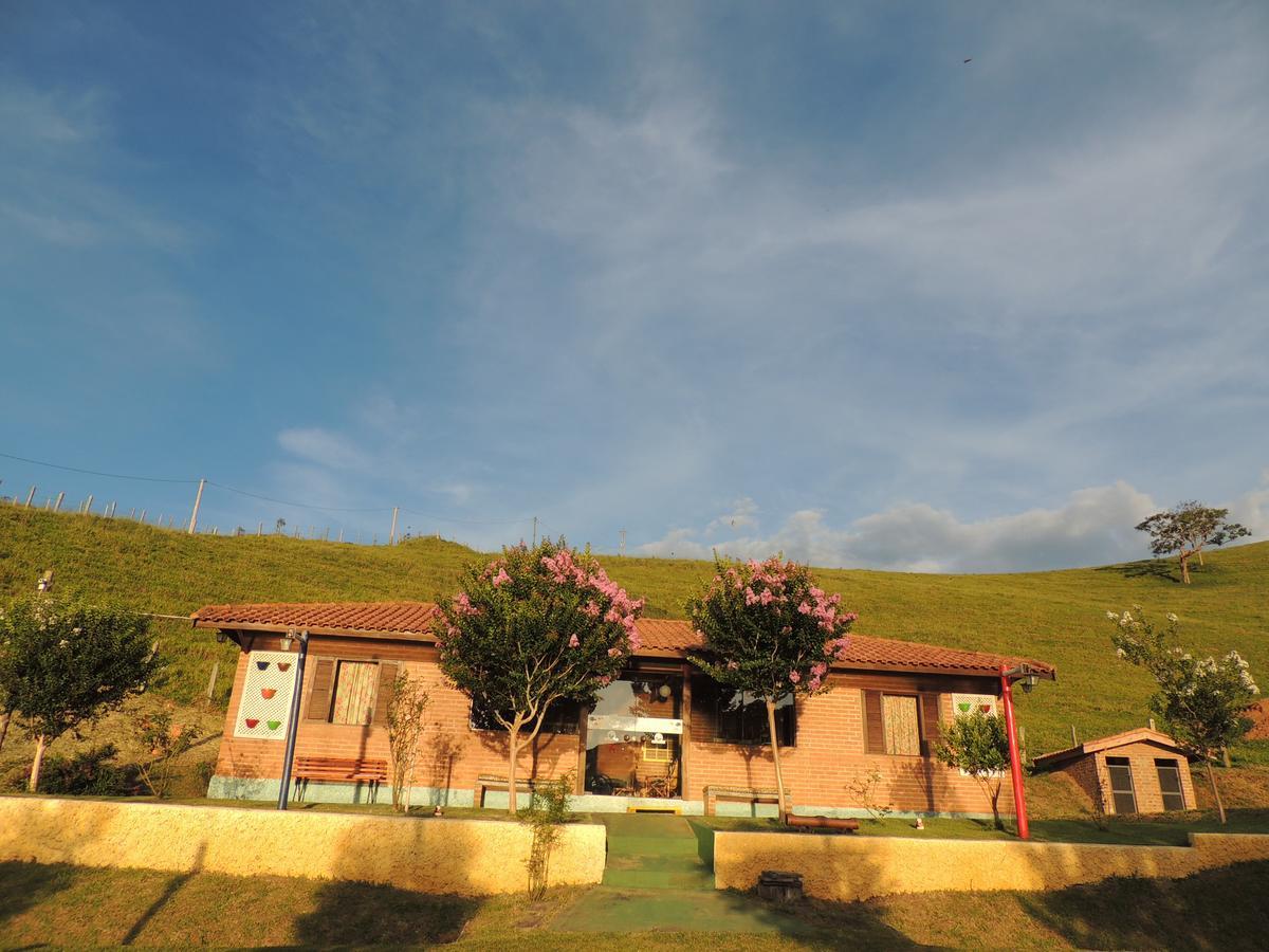 Tocas Do Lago Hotel Sao Bento do Sapucai Exterior photo