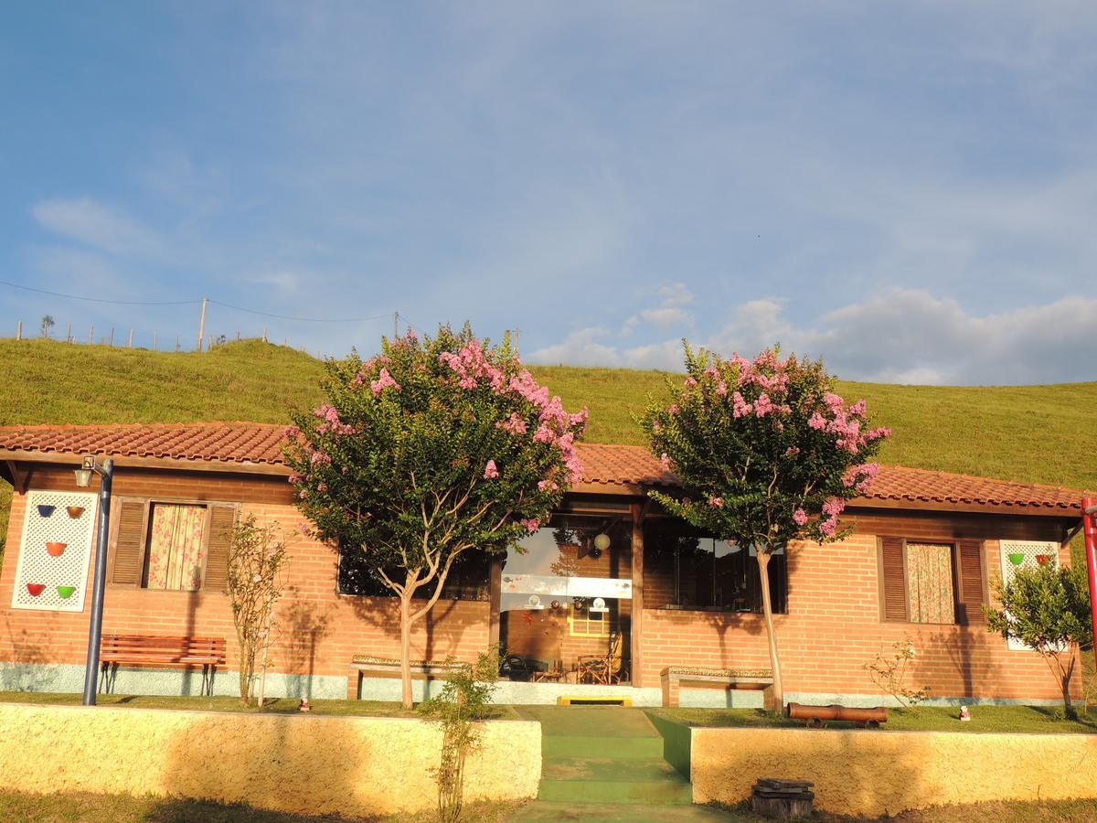 Tocas Do Lago Hotel Sao Bento do Sapucai Exterior photo